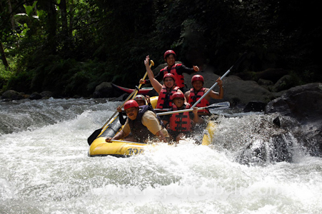 white water river rafting ubud