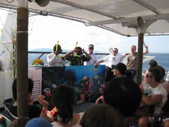 Bali Hai Reef Cruise Snorkeling Demonstration