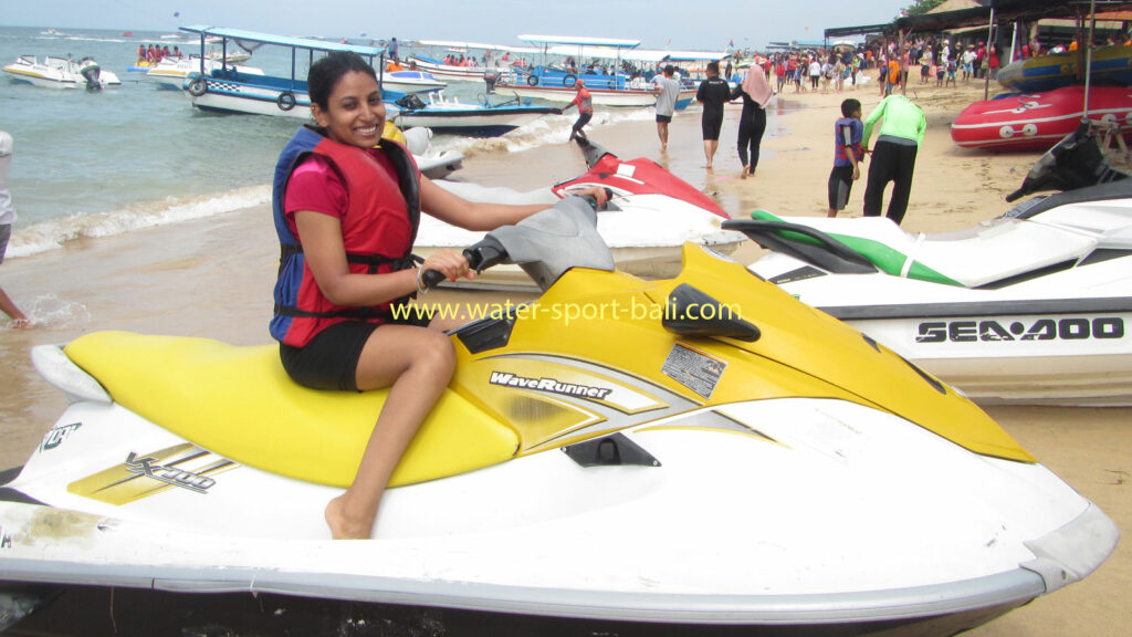 How To Drive a Jet Ski In Bali Tanjung Benoa Beach