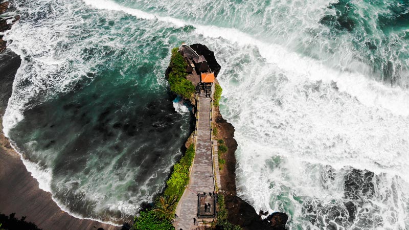 Pura Batu Bolong Tanah Lot