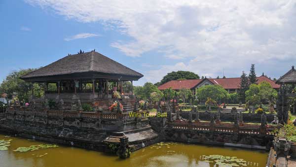 Historic Kertha Gosa Pavilion in Klungkung