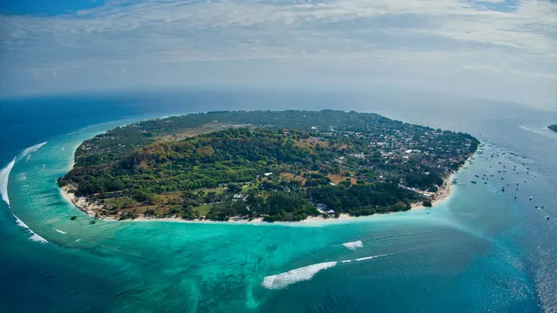 Aerial view of Gili Trawangan's pristine beaches and crystal-clear waters.