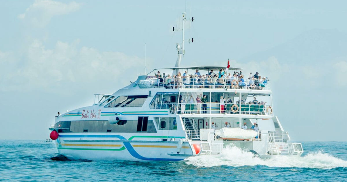 Sailing Tranquility: Bali’s Mesmerizing Sunset Cruises