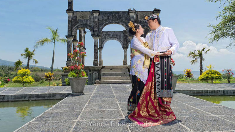 Traditional Balinese architecture at Taman Ujung Sukasada