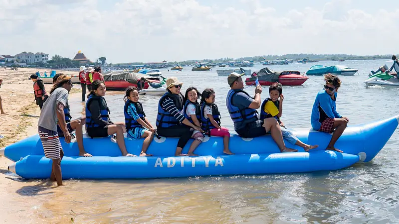 Banana Boat ride prep with a family at Aditya beach area, Tanjung Benoa
