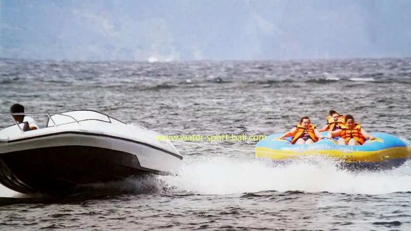 Speedboat towing Rolling Donut in Sanur (donut boat ride)